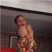 Maestra de lengua castellana ayuda con actividades dirigidas a niños de 6 a 10 años